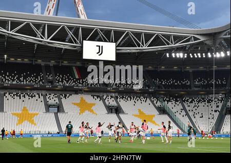 Massimo Paolone/LaPresse 1. August 2020 Turin, Italien Sportfußball Juventus vs Roma - Italienische Fußballmeisterschaft League A Tim 2019/2020 - Allianz Stadium im Bild: Juventus Warm Up Stockfoto