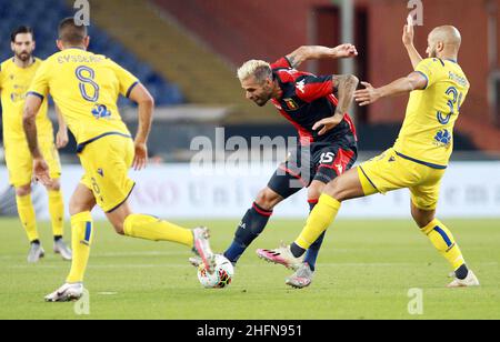 LaPresse - Tano Pecoraro 02 August 2020 Stadt Genua - (Italien) Sport Soccer Genua vs Hellas Verona Italienische Fußball-Meisterschaft Liga A Tim 2019/2020 - "Luigi Ferraris" Stadion auf dem Bild: behrami valon - sofyan amramat Stockfoto