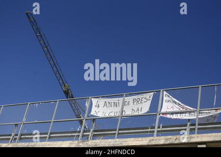 Cecilia Fabiano/LaPresse August 19 , 2020 Amatrice (Italien) Nachrichten: Amatrice&#X2019;s Erdbeben : Amatrice und das Land um in dem Bild : Demonstranten Banner Stockfoto