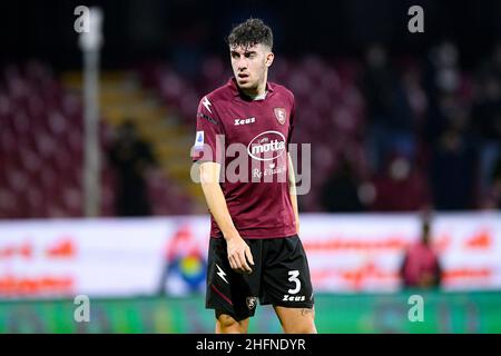 Matteo Ruggeri von der US Salernitana 1919 sieht während der Serie Ein Spiel zwischen US Salernitana 1919 und Latium im Stadio Arechi, Salerno, Italien am 15 J Stockfoto