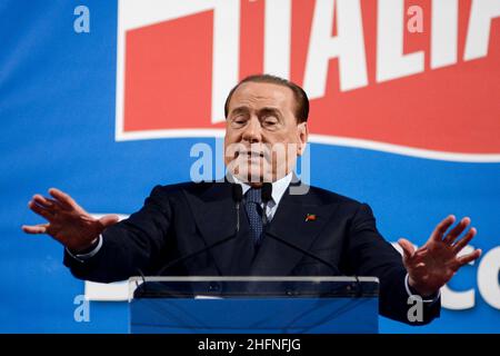 LaPresse - Guglielmo Mangiapane 19/03/16 Palermo ITA News der Parteichef von Forza Italia, Silvio Berlusconi, nimmt an einer politischen Kundgebung im Politeama-Theater in Palermo Teil. Im Bild: Silvio Berlusconi Stockfoto