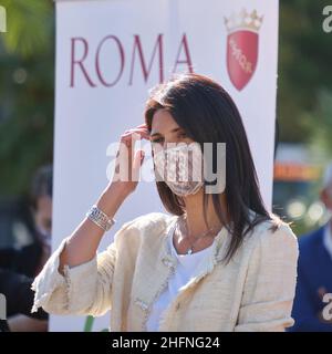 Mauro Scrobogna /LaPresse September 04, 2020&#xa0; Rom, Italien Nachrichten Jump bike sharing back in Service auf dem Foto: Virginia Raggi Bürgermeister von Rom während der Präsentation der Rückkehr der roten Fahrräder von Jump La Capitale wird in der Tat zu den ersten großen europäischen Städten, wo rote Fahrräder zurückkehren werden Stockfoto