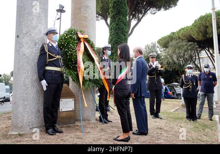 Mauro Scrobogna /LaPresse September 11, 2020&#xa0; Rom, Italy News Gedenken an die Opfer der Angriffe New York 11. September auf dem Foto: Virginia Raggi, Bürgermeisterin von Rom, und der US-Botschafter in Italien Lewis M. Eisenberg Stockfoto