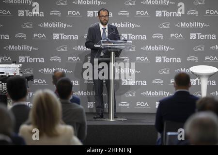 LaPresse/Andrea Alfano 14. September 2020 Turin (Italien) Automotive FCA Vehicle-to-Grid im Bild: Stefano Patuanelli Ministro Sviluppo Economico Stockfoto