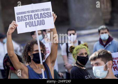 Roberto Monaldo / LaPresse 25-09-2020 Rom (Italien) Demonstration der Schüler für die Sicherheit und Reform des Schulsystems im Bild Ein Moment der Demonstration Stockfoto