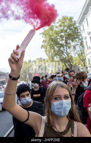 Roberto Monaldo / LaPresse 25-09-2020 Rom (Italien) Demonstration der Schüler für die Sicherheit und Reform des Schulsystems im Bild Ein Moment der Demonstration Stockfoto