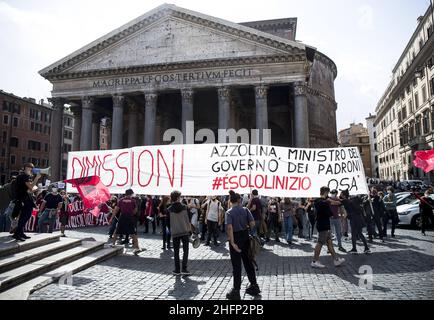 Roberto Monaldo / LaPresse 25-09-2020 Rom (Italien) Demonstration der Schüler für die Sicherheit und Reform des Schulsystems im Bild Ein Moment der Demonstration Stockfoto