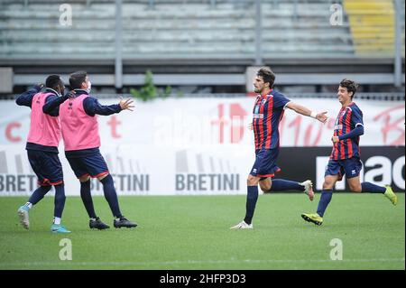 Foto Claudio Martinelli/LaPresse 27 settembre 2020 - Padova - Italia Sport calcio Padova vs Imolese Calcio 1919 - Campionato di calcio Serie C 2020/2021 Girone B - Stadio &#x201C;Euganeo&#x201D;Nella foto: Lombardi esulta con i compagni dopo il gol (0-1)Foto Claudio Martinelli/LaPresse 27th. September 2020 Padua Italienischer Fußball Calcio Padova vs Imolese Calcio 1919 - Italienische Fußballmeisterschaft Liga C - Pool B - 2020/2021 - &#x201C;Euganeo&#x201D; Stadion. Im Bild: Lombardi feiert mit seinen Teamkollegen nach dem Tor (0-1) Stockfoto