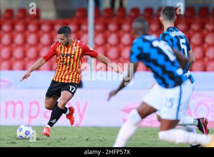 Alessandro Garofalo/LaPresse 30. September 2020 Benevento, Italien Sportfußball Benevento vs Inter - Italienische Fußballmeisterschaft League A Tim 2020/2021 - Ciro Vigorito Stadion. Im Bild: Gianluca Caprari Benevento Stockfoto