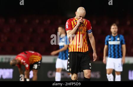 Alessandro Garofalo/LaPresse 30. September 2020 Benevento, Italien Sportfußball Benevento vs Inter - Italienische Fußballmeisterschaft League A Tim 2020/2021 - Ciro Vigorito Stadion. Im Bild: Luca Caldirola Benevento Stockfoto