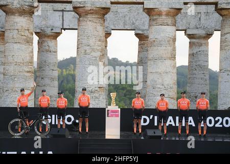 Fabio Ferrari/LaPresse 01. Oktober 2020 Segesta, Palermo (Italien) Sport Cycling Giro d'Italia 2020 - Ausgabe 103th - Teampräsentation im Bild: Während der Präsentation Stockfoto