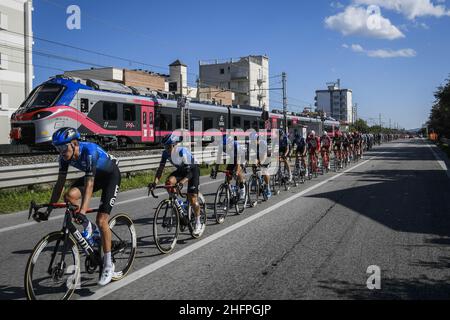 Fabio Ferrari/LaPresse 14. Oktober 2020 Italien Sport Cycling Giro d'Italia 2020 - Ausgabe 103th - Etappe 11 - von Porto Sant'Elpidio nach Rimini im Bild: Während des Rennens Stockfoto