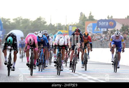 Foto: Jennifer Lorenzini/LaPresse 16 ottobre 2020 Italia Sport Cicismo Giro d'Italia 2020 - edizione 103 - Tappa 13- Da Cervia a Monselice Nella foto: Patrick Konrad (Bora - Hansgrohe), Joao Almeida (Deceuninck - Quick-Step), Diego Ulissi (UAE Team Emirates) vincitore di tappa Foto: Jennifer Lorenzini/LaPresse 16. Oktober 2020 Italien Sport Cycling Giro d'Italia 2020. - 103. Ausgabe - Etappe 13 - ITT - von Cervia nach Monselice im Bild: Patrick Konrad (Bora - Hansgrohe), Joao Almeida (Deceuninck - Quick-Step), Diego Ulissi (UAE Team Emirates) Sieger der Etappe Stockfoto