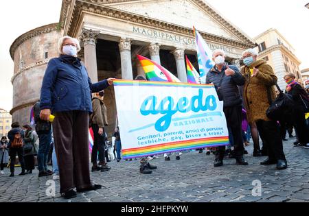 Mauro Scrobogna /LaPresse 17. Oktober 2020&#xa0; Rom, Italien politische Demonstration für das Homotransphobie-Gesetz auf dem Foto: Momente der Mobilisierung homosexueller Gruppen zur Unterstützung der Zan ddl zur Homosexualität Stockfoto