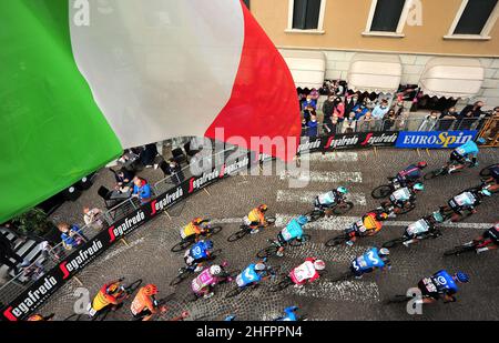 Foto: Jennifer Lorenzini/LaPresse 20 ottobre 2020 Italia Sport Cicismo Giro d'Italia 2020 - edizione 103 - Tappa 16- Da Udine a San Daniele Nella foto: la gara Foto: Jennifer Lorenzini/LaPresse 20. Oktober 2020 Italien Sport Cycling Giro d'Italia 2020 - 103. Ausgabe - Etappe 16- ITT - von Udine nach San Daniele im Bild: Das Rennen Stockfoto