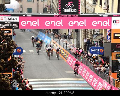 Foto: Jennifer Lorenzini/LaPresse 20 ottobre 2020 Italia Sport Cicismo Giro d'Italia 2020 - edizione 103 - Tappa 16- Da Udine a San Daniele Nella foto: TRATNIK Jan BAHRAIN - MCLAREN vincitore di tappa Foto: Jennifer Lorenzini/LaPresse 20. Oktober 2020 Italien Sport Cycling Giro d'Italia 2020 - 103. Ausgabe - Etappe 16- ITT - von Udine nach San Daniele im Bild: TRATNIK Jan BAHRAIN - MCLAREN Etappensieger Stockfoto