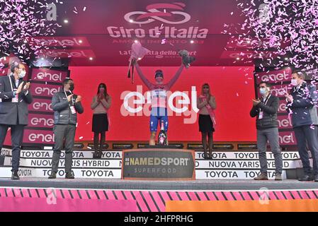 Marco Alpozzi/LaPresse 21. Oktober 2020 Italien Sport Cycling Giro d'Italia 2020 - Ausgabe 103th - Etappe 17 - von Bassano del Grappa bis Madonna di Campiglio im Bild: ALMEIDA Joao Stockfoto