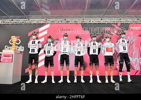 Massimo Paolone/LaPresse 22. Oktober 2020 Italien Sport Cycling Giro d'Italia 2020 - Ausgabe 103th - Etappe 18 - von Pinzolo nach Laghi di Cancano (Parco Nazionale Stelvio) im Bild: TEAM SUNWEB Stockfoto