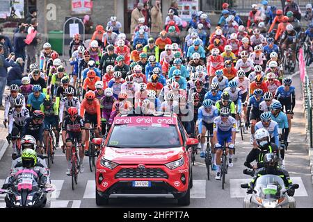 Massimo Paolone/LaPresse 22. Oktober 2020 Italien Sport Cycling Giro d'Italia 2020 - Ausgabe 103th - Etappe 18 - von Pinzolo nach Laghi di Cancano (Parco Nazionale Stelvio) im Bild: Start Stockfoto