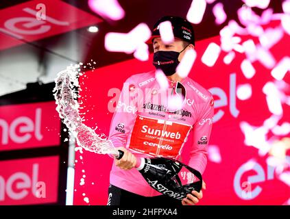 Foto: Jennifer Lorenzini/LaPresse 24 ottobre 2020 Italia Sport Ciclismo Giro d'Italia 2020 - edizione 103 - Tappa 20- Da Alba a Sestriere Nella foto: Hindley Foto: Jennifer Lorenzini/LaPresse 24. Oktober 2020 Italien Sport Cycling Giro d'Italia 2020 - 103. Ausgabe - Etappe 20- ITT - von Alba nach Sestriere im Bild: Hindley Stockfoto