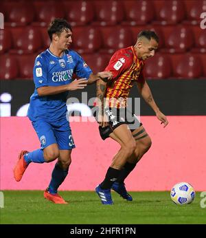 Alessandro Garofalo/LaPresse 28. Oktober 2020 Benevento, Italien Fußball-Sport Benevento vs Empoli - Italienischer Pokal 2020/2021 - Ciro Vigorito Stadion. Im Bild: Riccardo Improta Benevento Stockfoto