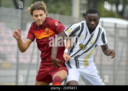 Fabio Rossi/AS Roma/LaPresse 01/11/2020 Rom (Italien) Sport Soccer Roma-Juventus Campionato Primavera 1 2020/21 - Campo Agostino Di Bartolomei im Bild: Riccardo Ciervo Stockfoto