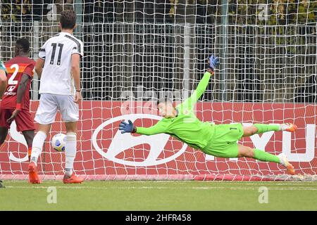 Fabio Rossi/AS Roma/LaPresse 01/11/2020 Rom (Italien) Sport Soccer Roma-Juventus Campionato Primavera 1 2020/21 - Campo Agostino Di Bartolomei im Bild: Pietro Boer Stockfoto