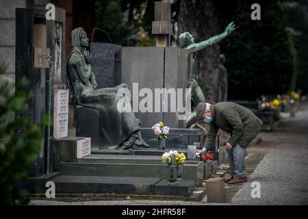 Claudio Furlan - LaPresse 02 November 2020 Mailand (Italien) News Enthüllung der Zeremonie der Grabsteine, die den neuen verdienstvollen Mitgliedern des Famedio gewidmet sind, und des Jahrestages des Todes auf dem Friedhof Monumental Stockfoto