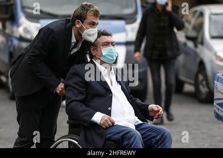 Cecilia Fabiano/LaPresse November 05 , 2020 Roma (Italien) News : der Sarg von Gigi Proietti kommt auf der Piazza del Popolo im Pic : Rodolfo Lagana an Stockfoto