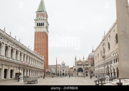 Foto Filippo Ciappi/LaPressecronaca14-11-2020 Venezia Coronavirus, Crisi economica nella citt&#XE0; di Venezia a causa della pandemiaNella Foto attivit&#XE0; commerciali chikuseFoto Filippo Ciappi/LaPresseNews 14. November 2020 Venedig Italien die Krise aufgrund der Pandemie für Covid-19 hat zur Schließung vieler kommerzieller Aktivitäten in Venedig geführt. Venedig, 14. November 2020. Stockfoto