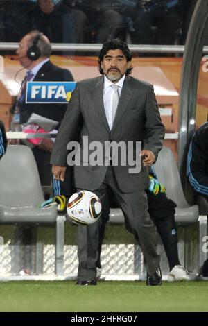 ©Jonathan Moscrop - LaPresse 22 06 2010 Polokwane ( Sud Africa ) Sport Calcio Grecia vs Argentina - Mondiali di calcio Sud Africa 2010 Gruppo B - Peter Mokaba Stadium Nella foto: l'allenatore dell'Argentina Diego Armando Maradona ©Jonathan Moscrop - LaPresse 22 06 2010 Polokwane ( Südafrika ) Sport Soccer Griechenland gegen Argentinien - FIFA 2010 Weltmeisterschaft Südafrika Gruppe B - Peter-Mokaba-Stadion im Foto: Argentiniens Trainer Diego Armando Maradona Stockfoto