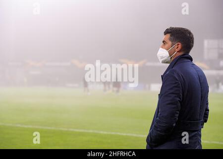 Fabio Rossi/AS Roma/LaPresse 26/11/2020 Cluj-Napoca (ROU) Sport Soccer CFR Cluj-Roma Europa League 2020/2021 - Stadio Constantin R&#x103;dulescu im Bild: Paulo Fonseca Stockfoto