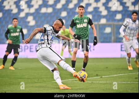 Massimo Paolone/LaPresse 28. November 2020 Reggio Emilia, Italien Sportfußball Sassuolo vs Inter - Italienische Fußballmeisterschaft Liga A Tim 2020/2021 - Mapei Stadion im Bild: Arturo Vidal (FC Internazionale Milano) Tor 0-2 Stockfoto