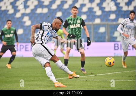 Massimo Paolone/LaPresse 28. November 2020 Reggio Emilia, Italien Sportfußball Sassuolo vs Inter - Italienische Fußballmeisterschaft Liga A Tim 2020/2021 - Mapei Stadion im Bild: Arturo Vidal (FC Internazionale Milano) Tor 0-2 Stockfoto