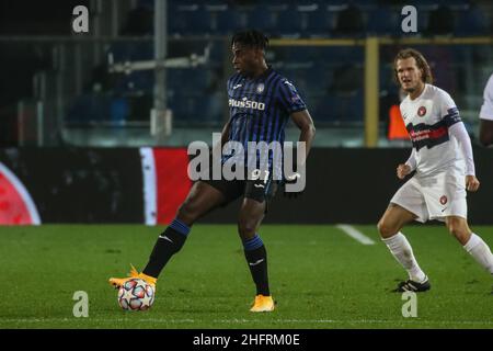 Stefano Nicoli/LaPresse 01-12-2020 Bergamo Italien Sport Soccer Atalanta vs Midtjylland UEFA Champions League - Gewiss-Stadion der Gruppe D im Bild Duvan Zapata Stockfoto