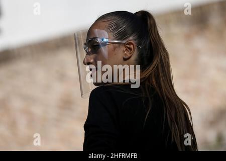 Cecilia Fabiano/LaPresse December 03, 2020 - Rome (Italy) News die Tanzschule des Art Village, die auf der Ara Coeli Treppe im Pic aufführt: Tänzer mit Gesichtsschutz Stockfoto