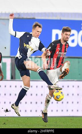 Foto LaPresse - Tano Pecoraro06 12 2020 Genova - (Italia)Sport CalcioSampdoria vs MilanCampionato di Calcio Serie A Tim 2020/2021 - Stadio "Luigi Ferraris"nella foto: DamsgaardFoto LaPresse - Tano Pecoraro06 Dezember 2020 Stadt Genova - (Italien)Sport SoccerSampdoria vs MilanItalienische Fußball-Liga A Tim 2020/2021 - "Luigi Ferraris" Stadion im Bild: Verdammt Stockfoto