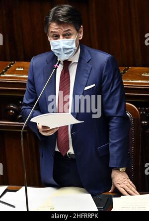 Foto Riccardo Antimiani/LaPresse/POOL Ansa 9-12-2020 Roma, Italia PoliticaConsiglio europeo, le comunicazioni di Giuseppe Conte alla Camera dei DeputatiNella Foto Giuseppe ContePhoto Riccardo Antimiani/LaPresse/POOL Ansa Dezember 9. 2020 Rome, Italynewsder italienische Premierminister Giuseppe Conte hält eine Rede vor der Abgeordnetenkammer über die bevorstehende Tagung des Europäischen Rates Stockfoto