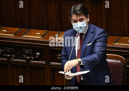 Foto Riccardo Antimiani/LaPresse/POOL Ansa 9-12-2020 Roma, Italia PoliticaConsiglio europeo, le comunicazioni di Giuseppe Conte alla Camera dei DeputatiNella Foto Giuseppe ContePhoto Riccardo Antimiani/LaPresse/POOL Ansa Dezember 9. 2020 Rome, Italynewsder italienische Premierminister Giuseppe Conte hält eine Rede vor der Abgeordnetenkammer über die bevorstehende Tagung des Europäischen Rates Stockfoto