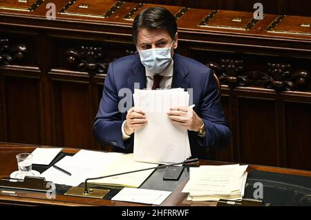 Foto Riccardo Antimiani/LaPresse/POOL Ansa 9-12-2020 Roma, Italia PoliticaConsiglio europeo, le comunicazioni di Giuseppe Conte alla Camera dei DeputatiNella Foto Giuseppe Conte Foto Riccardo Antimiani/LaPresse/POOL Ansa Dezember 9. 2020 Rome, Italynewsder italienische Premierminister Giuseppe Conte hält eine Rede vor der Abgeordnetenkammer über die bevorstehende Tagung des Europäischen Rates Stockfoto