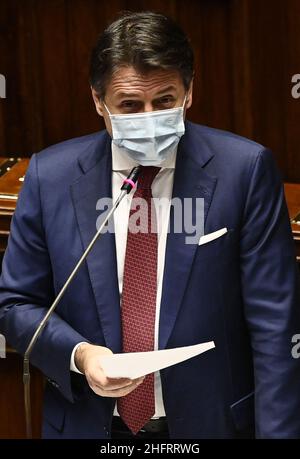 Foto Riccardo Antimiani/LaPresse/POOL Ansa 9-12-2020 Roma, Italia PoliticaConsiglio europeo, le comunicazioni di Giuseppe Conte alla Camera dei DeputatiNella Foto Giuseppe Conte Foto Riccardo Antimiani/LaPresse/POOL Ansa Dezember 9. 2020 Rome, Italynewsder italienische Premierminister Giuseppe Conte hält eine Rede vor der Abgeordnetenkammer über die bevorstehende Tagung des Europäischen Rates Stockfoto