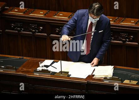 Foto Riccardo Antimiani/LaPresse/POOL Ansa 9-12-2020 Roma, Italia PoliticaConsiglio europeo, le comunicazioni di Giuseppe Conte alla Camera dei DeputatiNella Foto Giuseppe Conte Foto Riccardo Antimiani/LaPresse/POOL Ansa Dezember 9. 2020 Rome, Italynewsder italienische Premierminister Giuseppe Conte hält eine Rede vor der Abgeordnetenkammer über die bevorstehende Tagung des Europäischen Rates Stockfoto