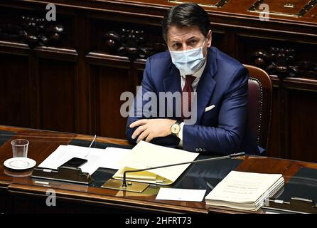 Foto Riccardo Antimiani/LaPresse/POOL Ansa 9-12-2020 Roma, Italia PoliticaConsiglio europeo, le comunicazioni di GiuseppeNella Foto Giuseppe Conte Foto Riccardo Antimiani/LaPresse/POOL Ansa Dezember 9. 2020 Rome, Italynews der italienische Premierminister Giuseppe Conte hält vor der Abgeordnetenkammer eine Rede über die bevorstehende Tagung des Europäischen Rates Stockfoto