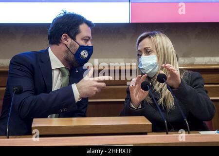 Roberto Monaldo / LaPresse 14-12-2020 Rom (Italien) die Mitte-Rechts-Koalition stellt Änderungen des Haushaltsgesetzes im Bild Matteo Salvini, Giorgia Meloni, vor Stockfoto