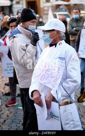 Mauro Scrobogna /LaPresse 14. Dezember 2020&#xa0; Rom, Italien Nachrichten Wirtschaftskrise - Fipet-Confesercenti Protest auf dem Foto: Demonstration von Unternehmern und Gaststättenarbeitern gegen Maßnahmen, die die Öffnung ihrer Geschäfte einschränken Stockfoto