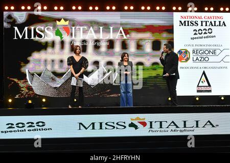 LaPresse/ Damiano Guberti 14-12-2020 Rom - Spazio Rossellini Polo Culturale Multidisciplinare Regionale Photo tv Show "Miss Italia 2020" 81esima Edizione im Bild: Margherita Pratic&#XF2;, Patrizia Mirigliani, Alessandro Greco Stockfoto