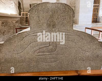 Zeichnungen und Hieroglyphen über den Sarkophag im Grab von Merenptah im Tal der Könige bei Luxor, Ägypten. Stockfoto