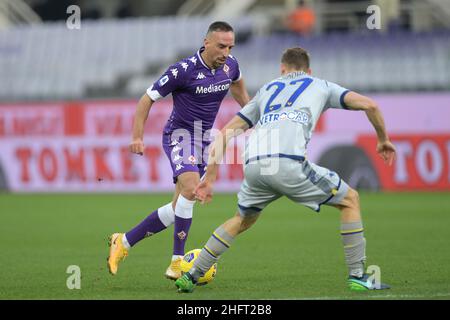 LaPresse - Jennifer Lorenzini 19 December 2020 Firenza (Italien) Sport Soccer Fiorentina - Hellas Verona Italienische Fußballmeisterschaft Liga A Tim 2019/ 2020 - "Artemio Franchi" Stadion im Bild: Ribery, Dawidowicz Stockfoto