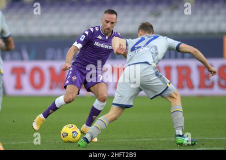 LaPresse - Jennifer Lorenzini 19 December 2020 Firenza (Italien) Sport Soccer Fiorentina - Hellas Verona Italienische Fußballmeisterschaft Liga A Tim 2019/ 2020 - "Artemio Franchi" Stadion im Bild: Ribery, Dawidowicz Stockfoto