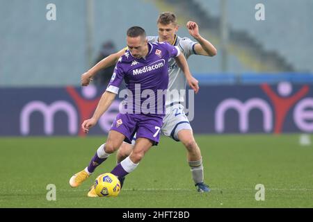 LaPresse - Jennifer Lorenzini 19 December 2020 Firenza (Italien) Sport Soccer Fiorentina - Hellas Verona Italienische Fußballmeisterschaft Liga A Tim 2019/ 2020 - "Artemio Franchi" Stadion im Bild: Ribery, Dawidowicz Stockfoto